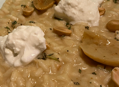 Risotto con crema di porcini stracciatella di bufala e arachidi tostati by Ristorante Quei Bravi Ragazzi